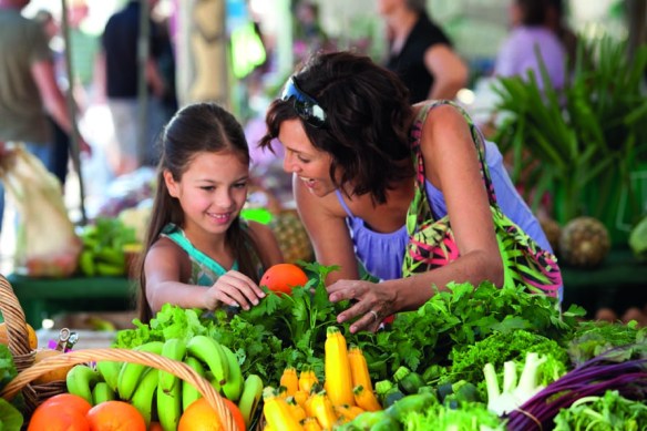 Visit local markets to eat and drink the very best of what the Sunshine Coast has to offer.